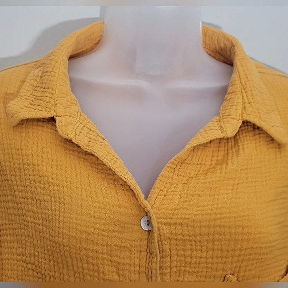 VTG Kleio button down light weight top, mustard color, textured material - Picture 2 of 9
